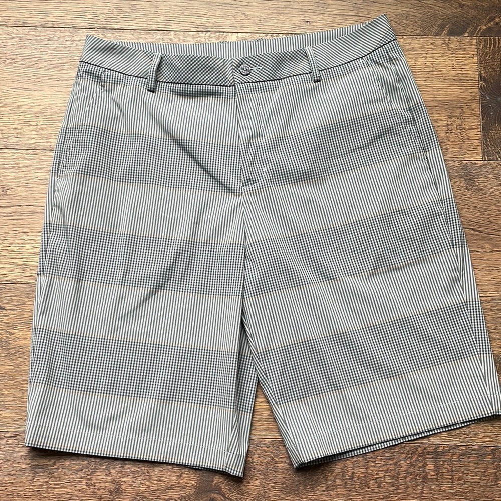 Puma Men’s Gray Plaid Golf Flat Front Shorts 34Waist